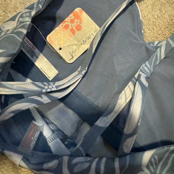 Free People Tank NWT - Picture 3 of 4